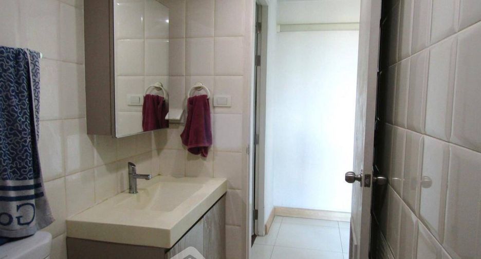 For sale 1 bed condo in Phra Khanong, Bangkok
