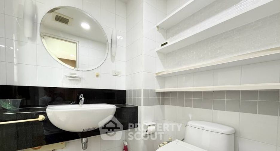 Продажа 2 спальни кондо в Щаттхана, Бангкок