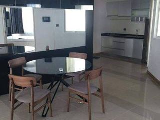 Condo en alquiler de 2 habitaciones en Huai Khwang, Bangkok