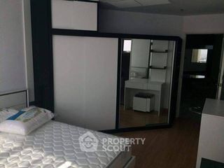 Condo en alquiler de 2 habitaciones en Huai Khwang, Bangkok
