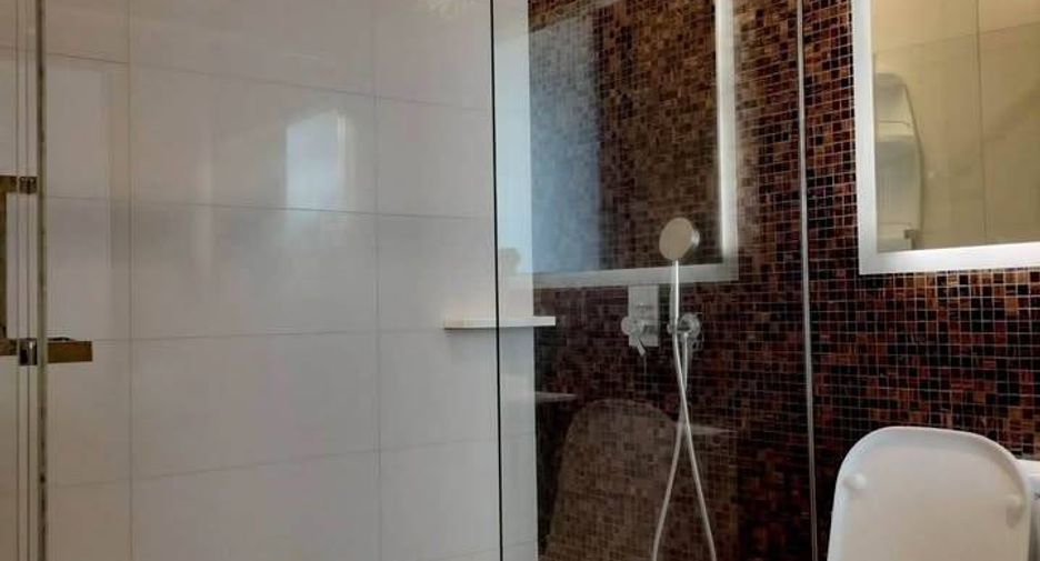 For rent 2 bedrooms condo in Sathon, Bangkok