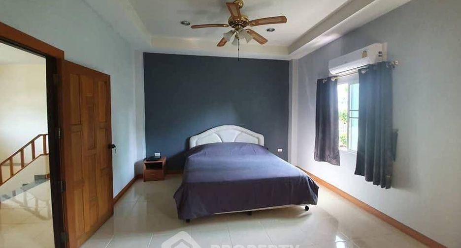 Casa en alquiler de 3 habitaciones en Bang Lamung, Chonburi