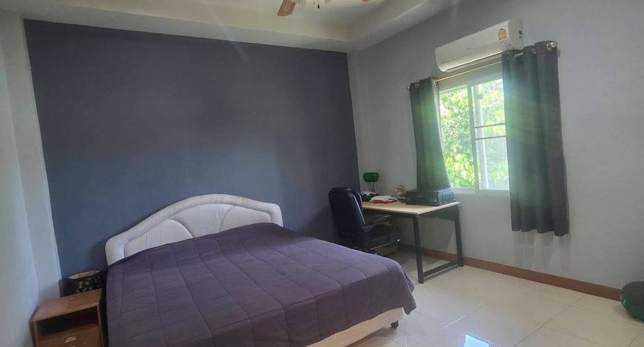 Casa en alquiler de 3 habitaciones en Bang Lamung, Chonburi
