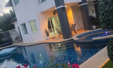 Casa en alquiler de 3 habitaciones en Bang Lamung, Chonburi