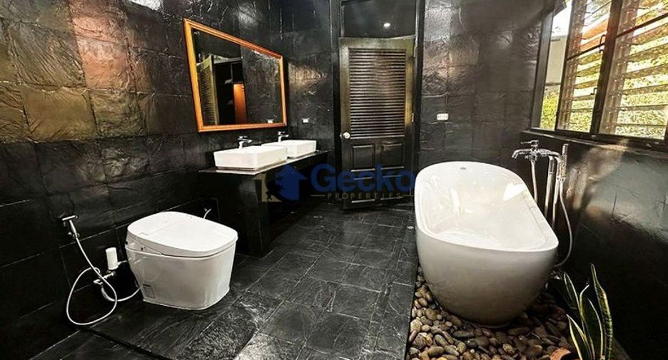 Haus zum Kauf mit 4 Zimmer in Bang Saray, Pattaya