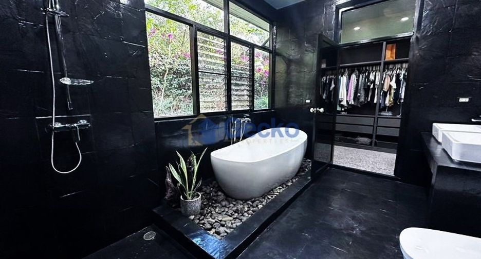 Haus zum Kauf mit 4 Zimmer in Bang Saray, Pattaya