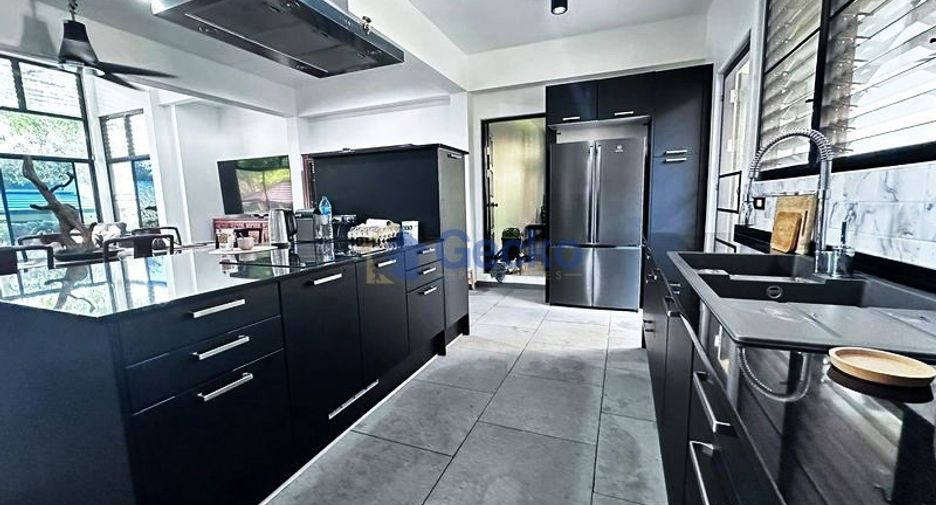 Haus zum Kauf mit 4 Zimmer in Bang Saray, Pattaya