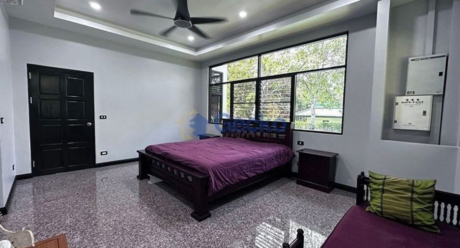 Haus zum Kauf mit 4 Zimmer in Bang Saray, Pattaya
