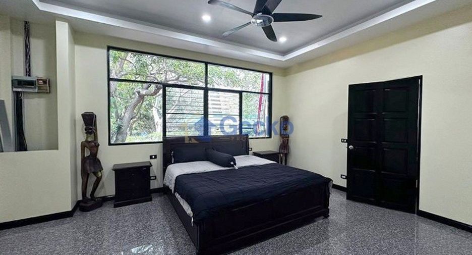Haus zum Kauf mit 4 Zimmer in Bang Saray, Pattaya