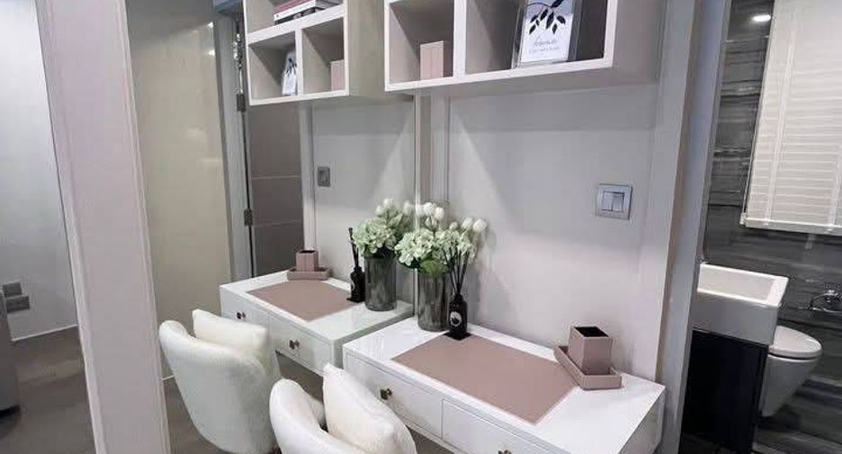 For rent 3 bedrooms condo in Watthana, Bangkok