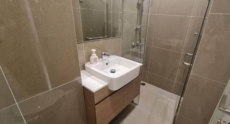 Condo en alquiler de 2 habitaciones en Huai Khwang, Bangkok