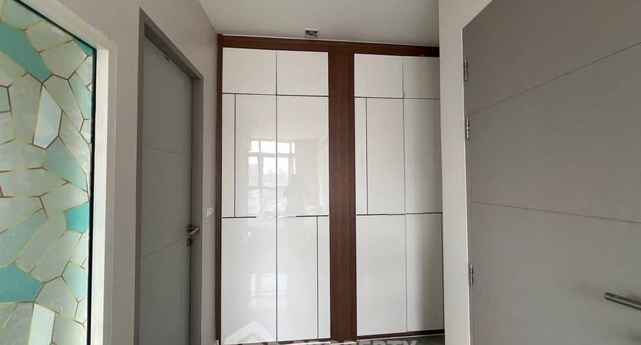 À louer 2 chambres condo 