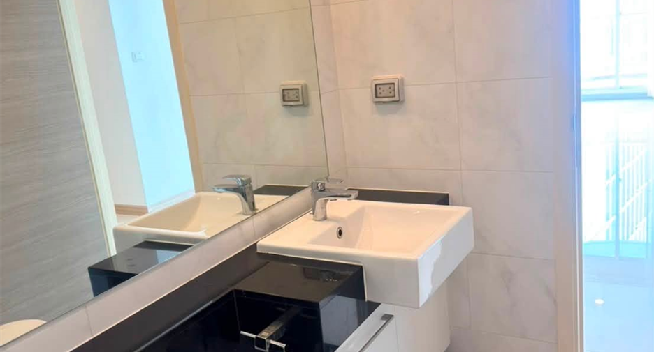 For sale 2 bedrooms condo in Yan Nawa, Bangkok