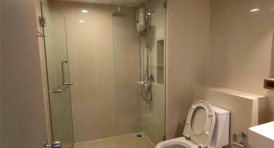 Condo en venta de 3 habitaciones en Yan Nawa, Bangkok
