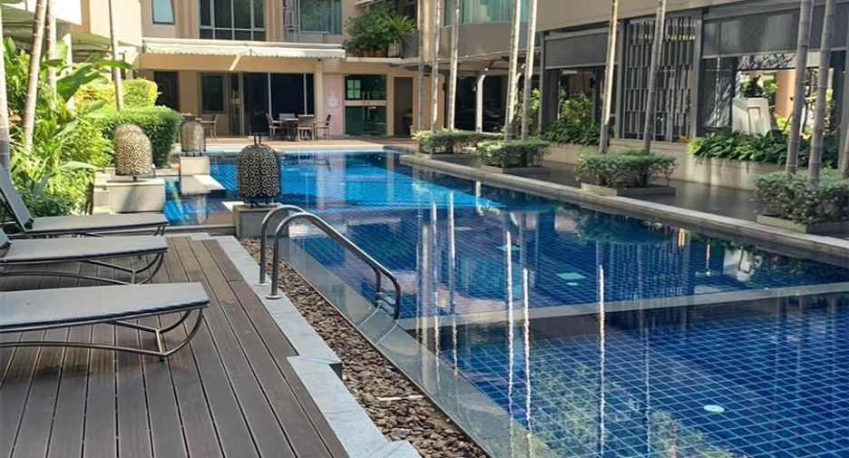 Condo en venta de 3 habitaciones en Yan Nawa, Bangkok