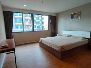 For sale 3 bedrooms condo in Yan Nawa, Bangkok