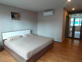 For sale 3 bedrooms condo in Yan Nawa, Bangkok