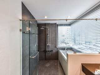 À louer 2 chambres condo à Khlong San, Bangkok