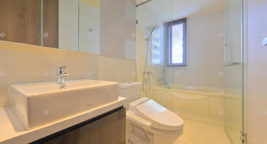 For rent 2 bedrooms condo in Watthana, Bangkok