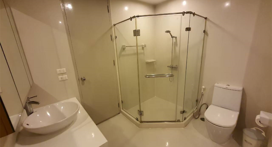 À louer 2 chambres condo à Huai Khwang, Bangkok
