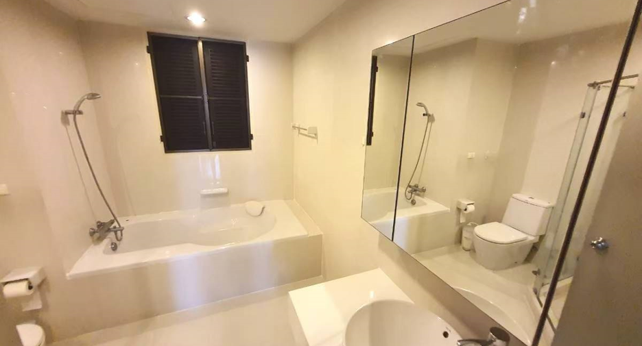 À louer 2 chambres condo à Huai Khwang, Bangkok