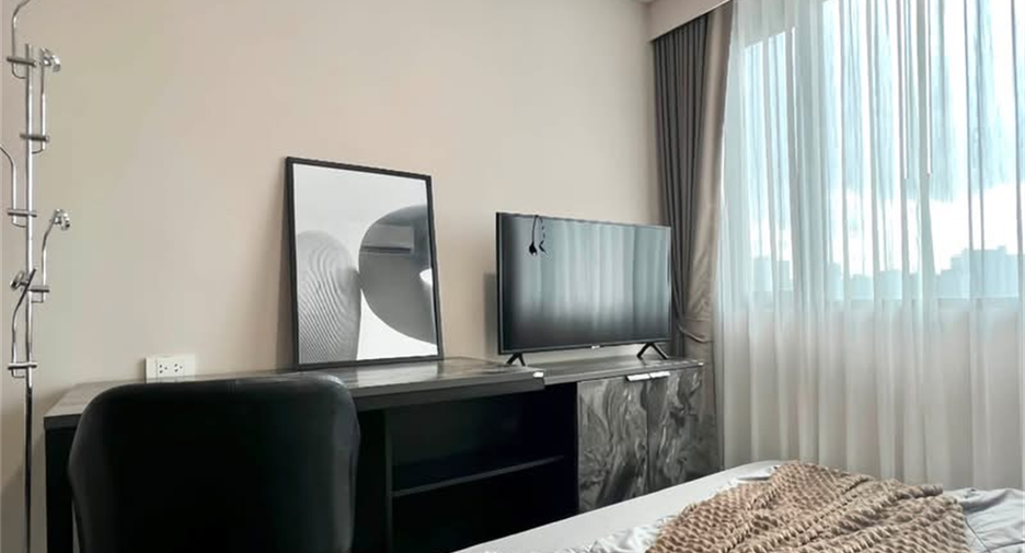 For sale 2 bedrooms condo in Huai Khwang, Bangkok