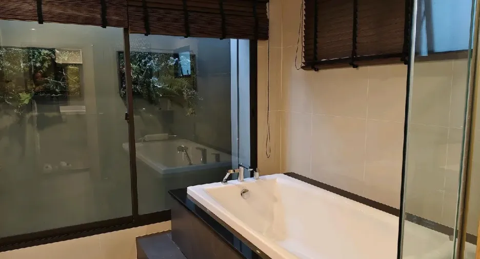À vendre et à louer 4 chambres maison à Don Mueang, Bangkok