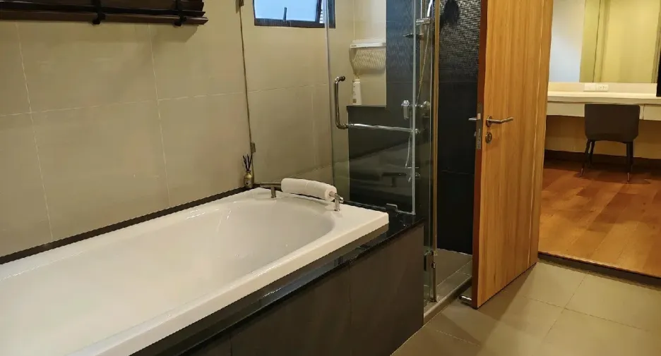 À vendre et à louer 4 chambres maison à Don Mueang, Bangkok