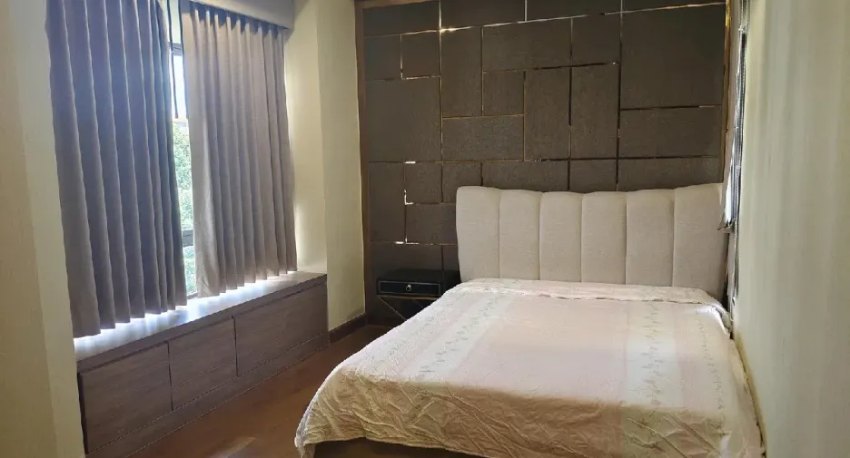 À vendre et à louer 4 chambres maison à Don Mueang, Bangkok