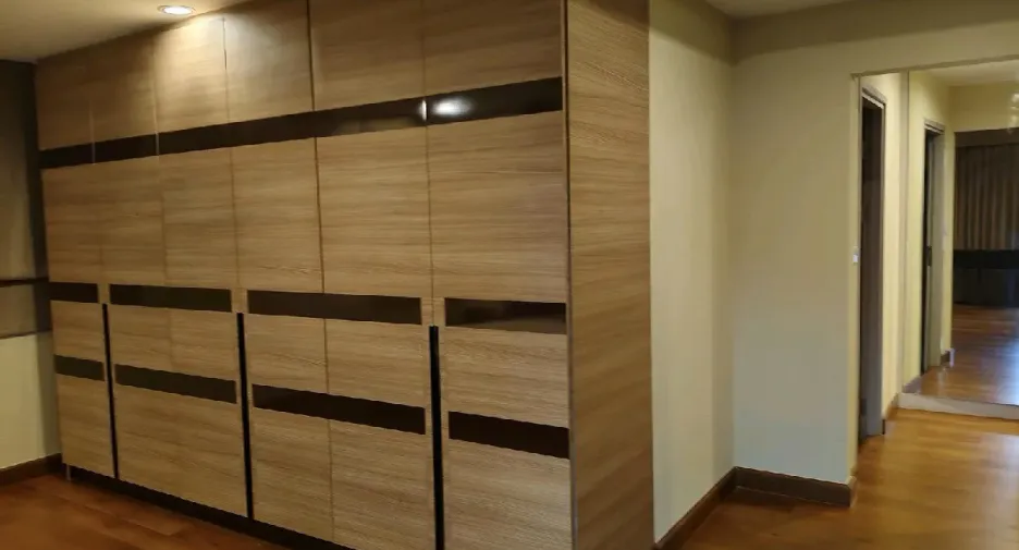 À vendre et à louer 4 chambres maison à Don Mueang, Bangkok