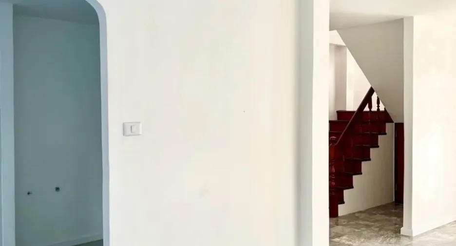 Casa en venta y en alquiler de 4 habitaciones en Nong Chok, Bangkok