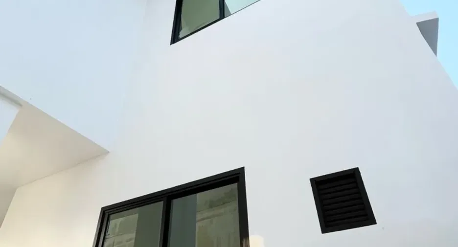 Casa en venta y en alquiler de 4 habitaciones en Nong Chok, Bangkok
