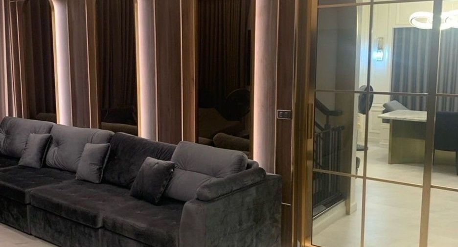 For sale and for rent 5 bedrooms house in Bang Kapi, Bangkok