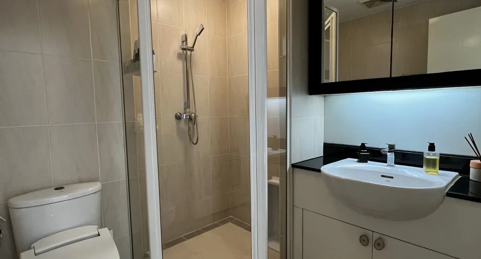 For rent 2 bedrooms condo in Watthana, Bangkok