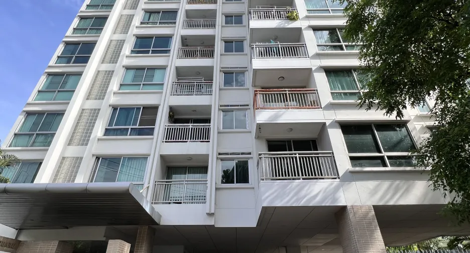 For rent 2 bedrooms condo in Watthana, Bangkok