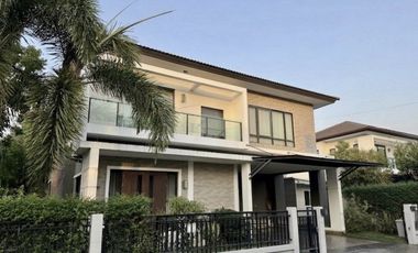 Casa en alquiler de 4 habitaciones en Prawet, Bangkok