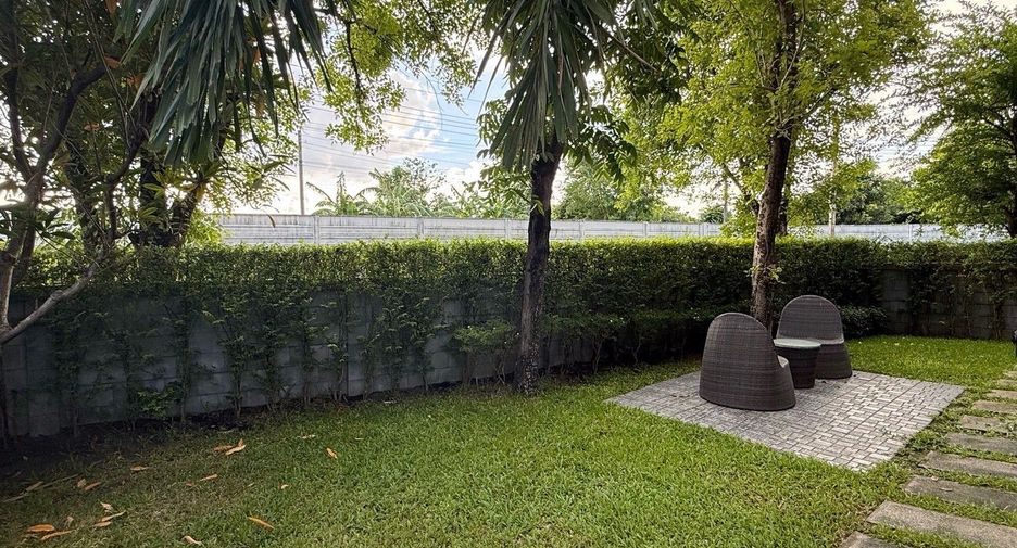 Haus zur Miete mit 4 Zimmer in Prawet, Bangkok