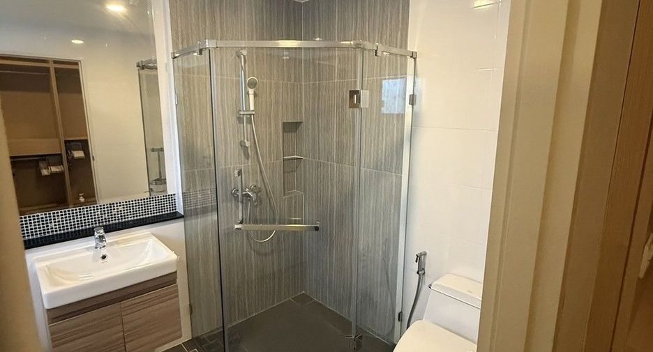 Haus zur Miete mit 4 Zimmer in Prawet, Bangkok