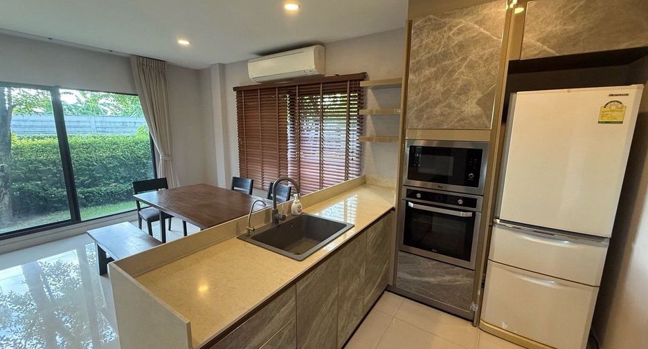 Haus zur Miete mit 4 Zimmer in Prawet, Bangkok