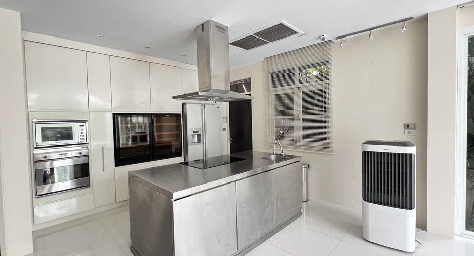 For rent 3 bedrooms house in Prawet, Bangkok