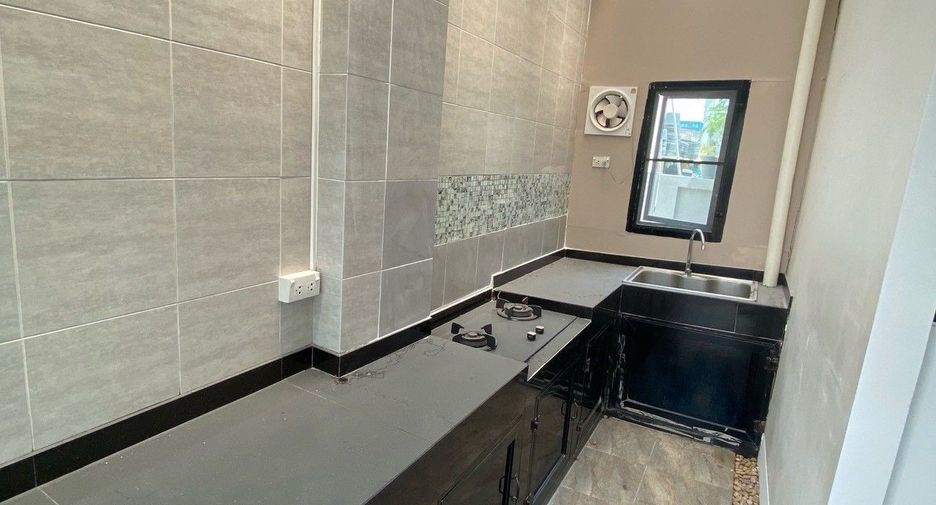 For rent 5 bedrooms house in Bang Phli, Samut Prakan