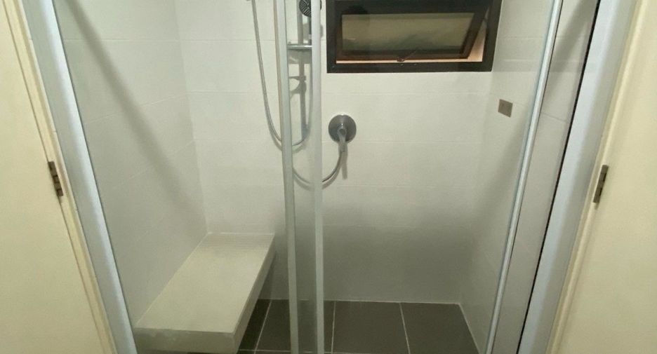 For rent 5 bedrooms house in Bang Phli, Samut Prakan