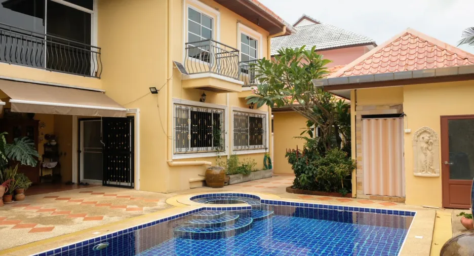 Villa en venta de 6 habitaciones en Bang Lamung, Chonburi