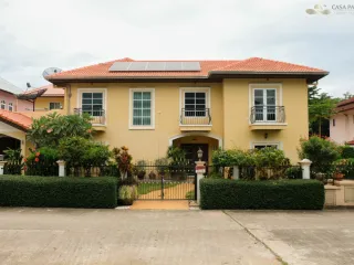 Villa en venta de 6 habitaciones en Bang Lamung, Chonburi