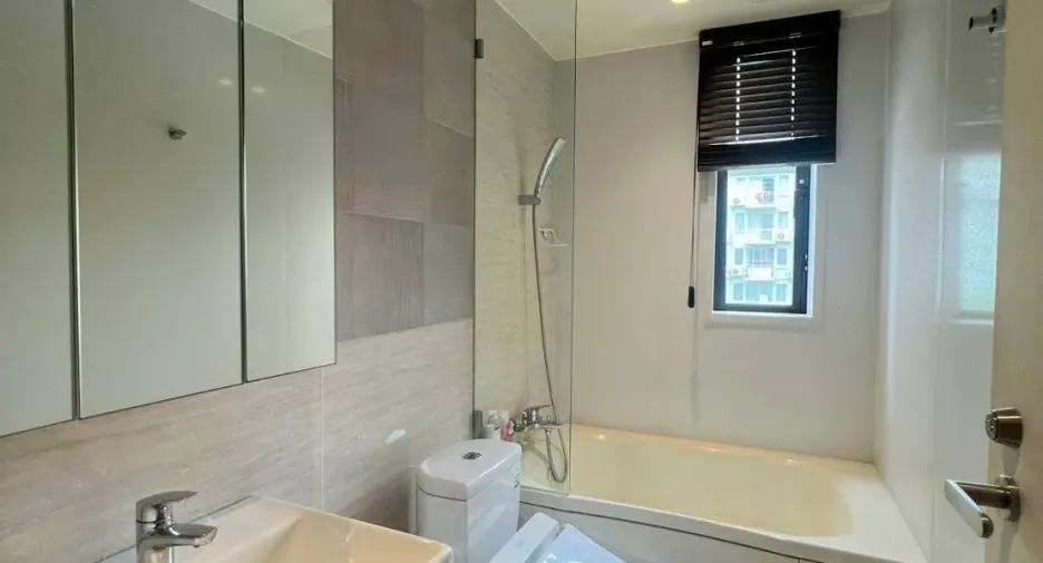 For rent 1 bed condo in Watthana, Bangkok