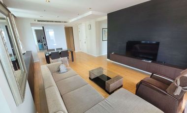 For rent 2 bedrooms condo in Pathum Wan, Bangkok