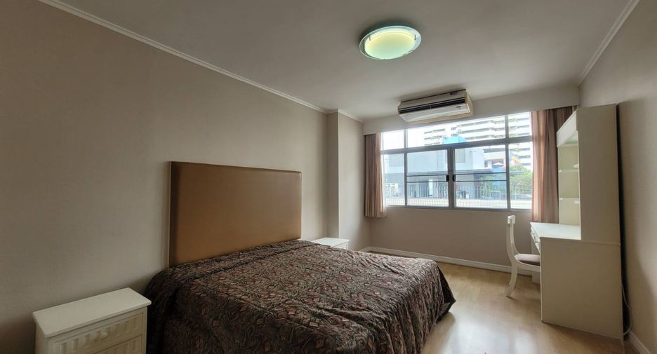 Condo en alquiler de 4 habitaciones en Khlong Toei, Bangkok