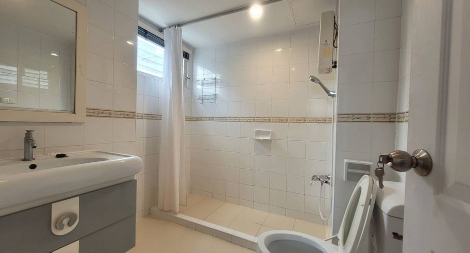 Condo en alquiler de 4 habitaciones en Khlong Toei, Bangkok