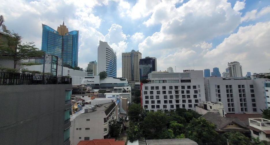 Condo en alquiler de 4 habitaciones en Khlong Toei, Bangkok