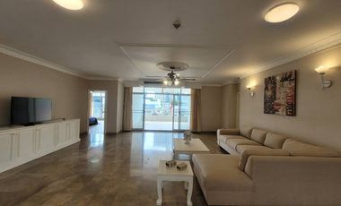 Condo en alquiler de 4 habitaciones en Khlong Toei, Bangkok